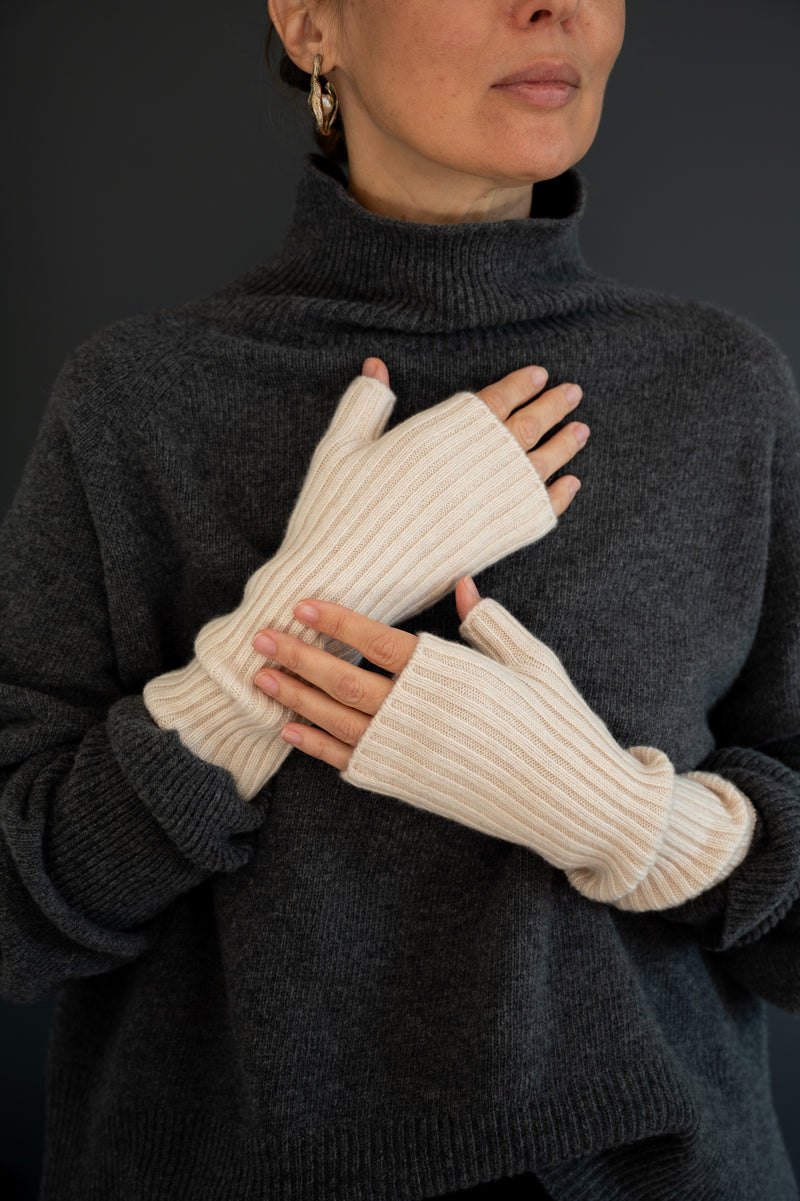 Pure Cashmere Ribbed Mittens With Thumb