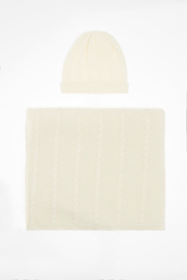 Ensemble couverture et chapeau pour bébé avec détail de câble